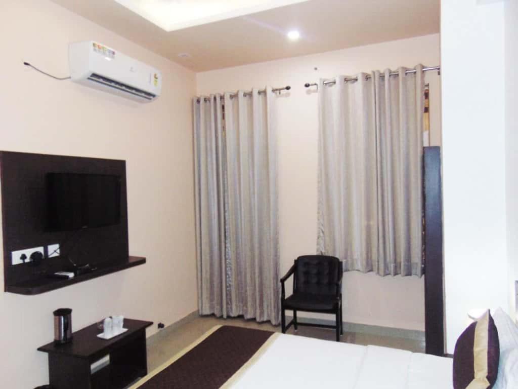 Makrana Raj Hotel Sikar Exterior photo